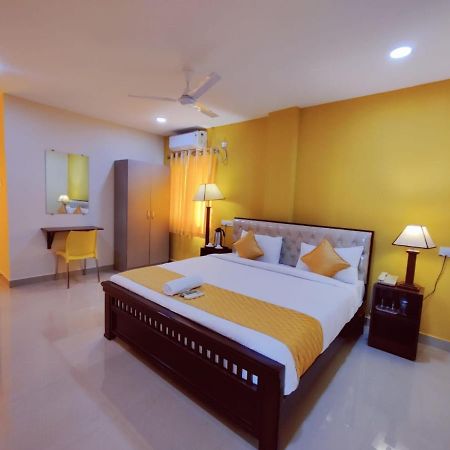 Hotel Prime Classic Shamshabad Esterno foto