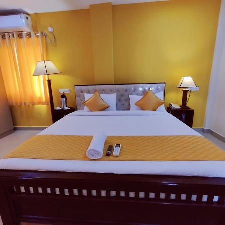 Hotel Prime Classic Shamshabad Esterno foto