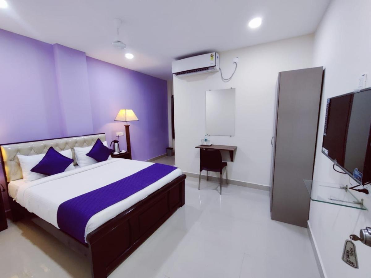 Hotel Prime Classic Shamshabad Esterno foto