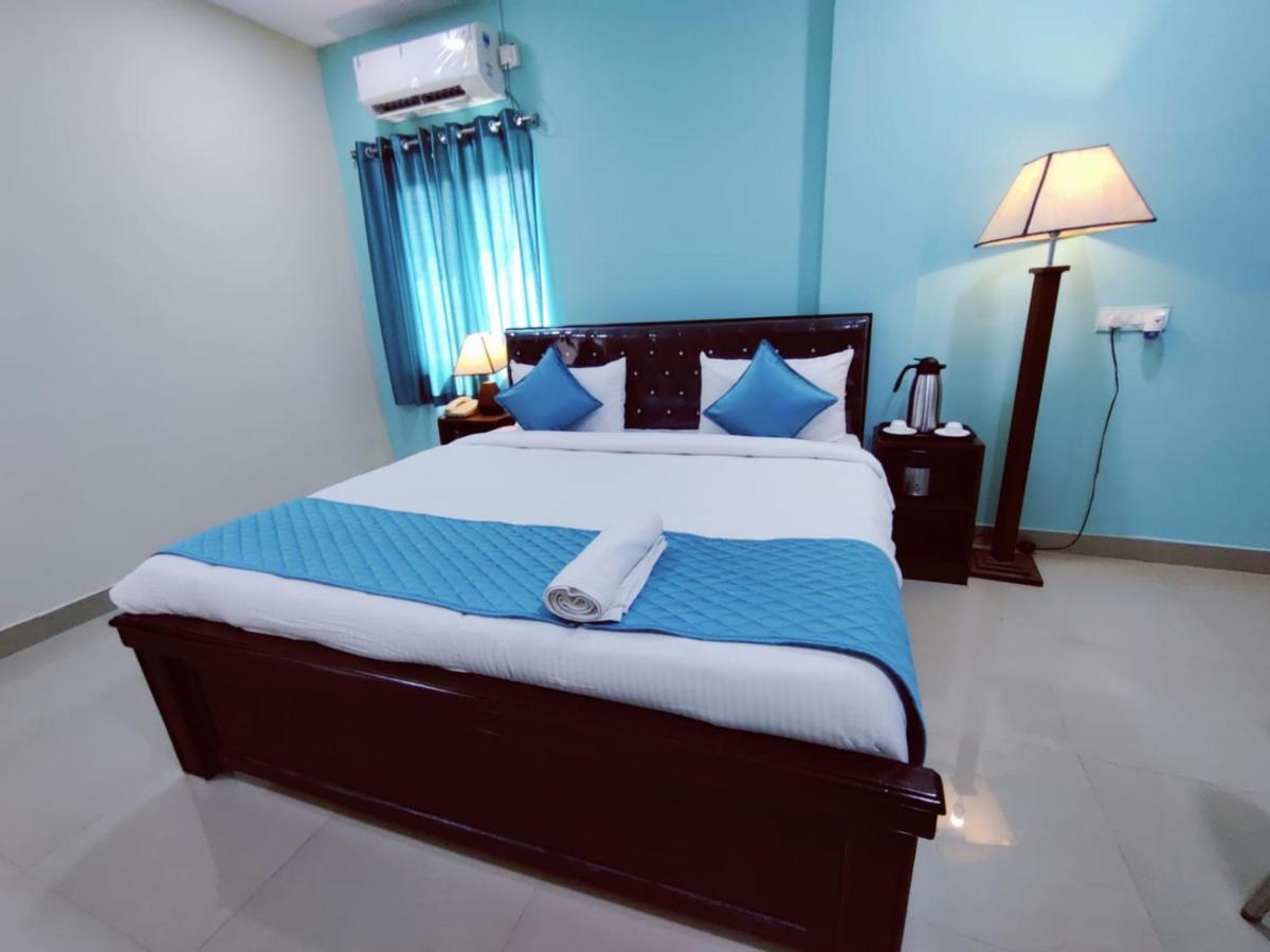 Hotel Prime Classic Shamshabad Esterno foto