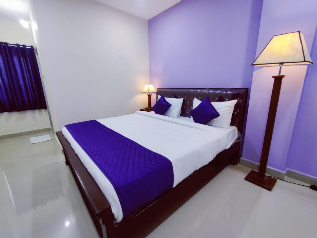 Hotel Prime Classic Shamshabad Esterno foto