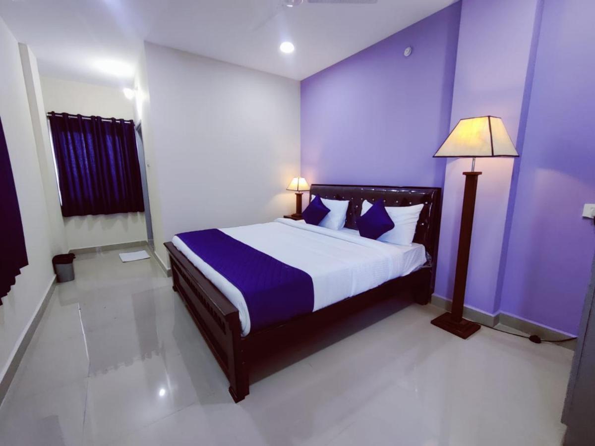 Hotel Prime Classic Shamshabad Esterno foto