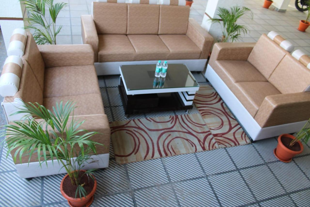 Hotel Prime Classic Shamshabad Esterno foto