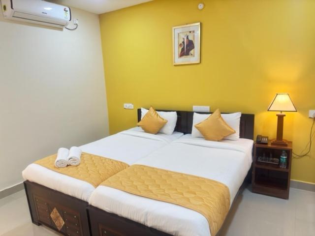 Hotel Prime Classic Shamshabad Esterno foto