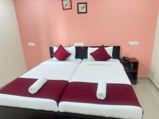 Hotel Prime Classic Shamshabad Esterno foto