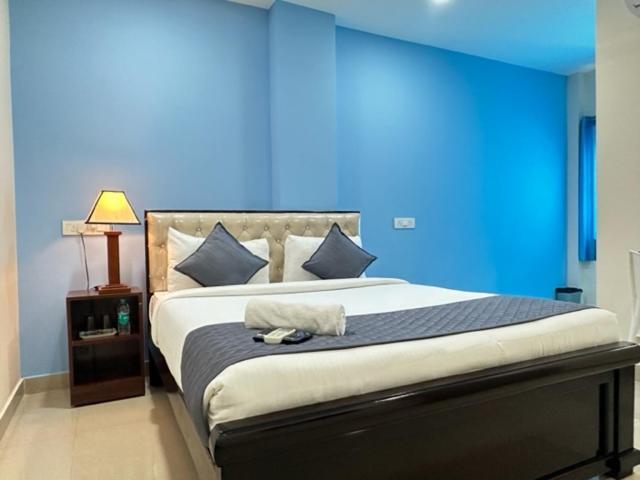 Hotel Prime Classic Shamshabad Esterno foto