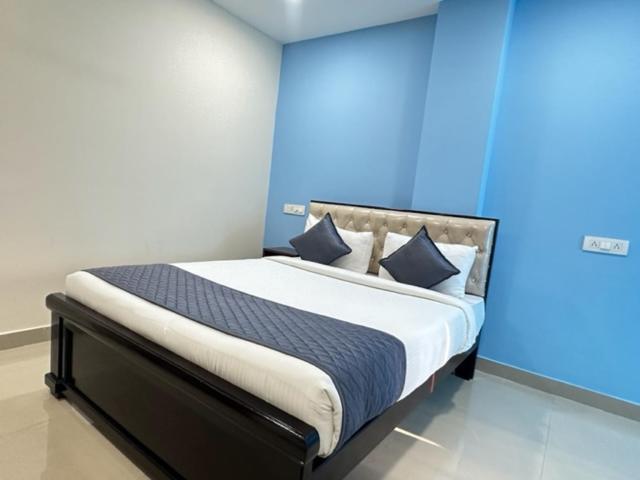 Hotel Prime Classic Shamshabad Esterno foto