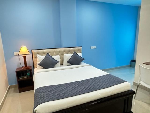 Hotel Prime Classic Shamshabad Esterno foto