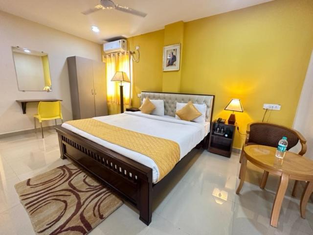 Hotel Prime Classic Shamshabad Esterno foto