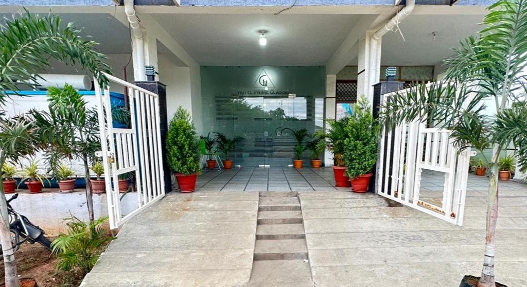 Hotel Prime Classic Shamshabad Esterno foto