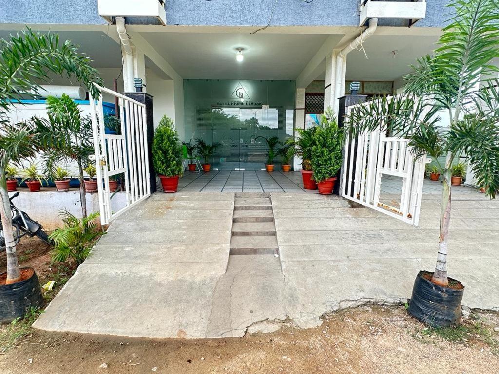 Hotel Prime Classic Shamshabad Esterno foto